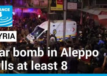 مقتل 8 أشخاص على الأقل في انفجار سيارة مفخخة في بلدة سورية خاضعة لسيطرة المعارضة