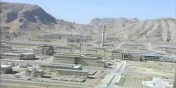 موقع نووي بالقرب من أصفهان في إيران عام 2005. تصوير: رويترز