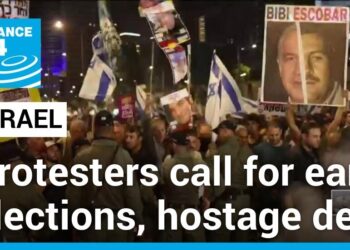الإسرائيليون يحتجون على نتنياهو ويطالبون بإجراء انتخابات مبكرة بينما يستعيد الجيش جثة الرهينة