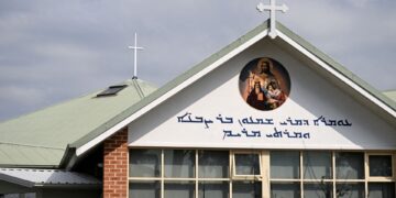 القبض على سبعة مراهقين بعد أن شكلوا "خطرًا غير مقبول" بعد حادث طعن كنيسة في سيدني |  اخبار العالم