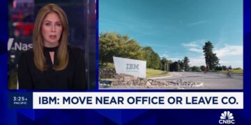 إنذار IBM داخل المكتب: تحرك بالقرب من المكتب أو اترك الشركة